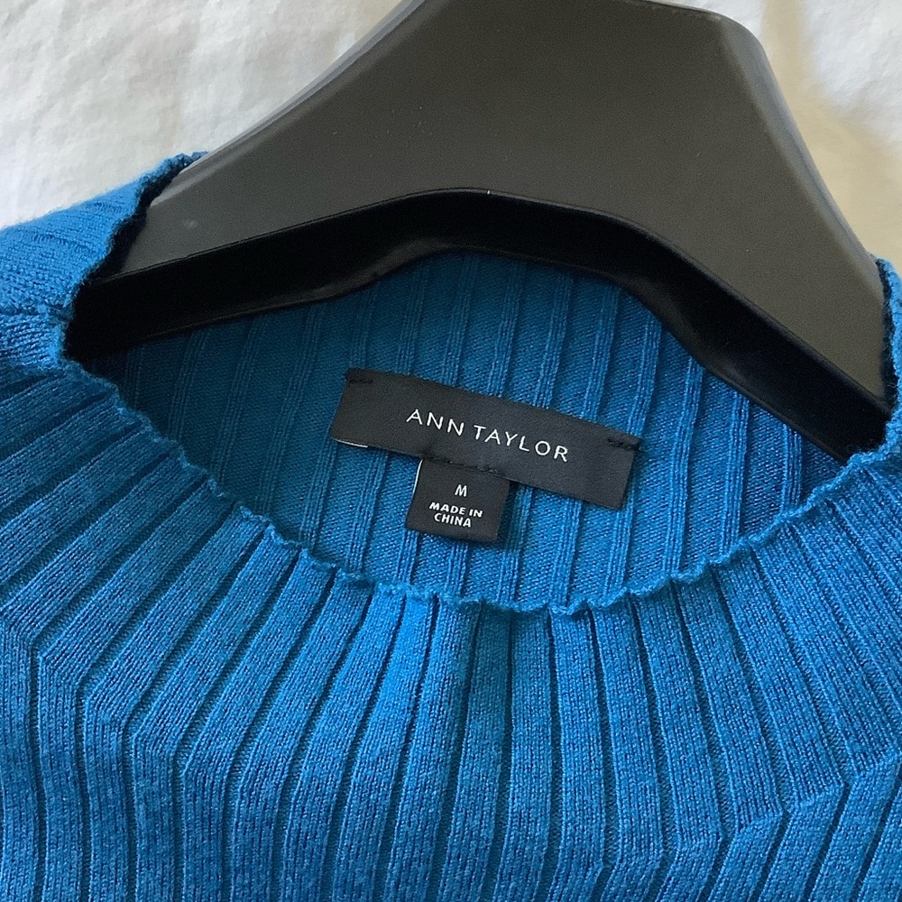 Blue Ribbed Ann Taylor Top - Picture 4 of 5